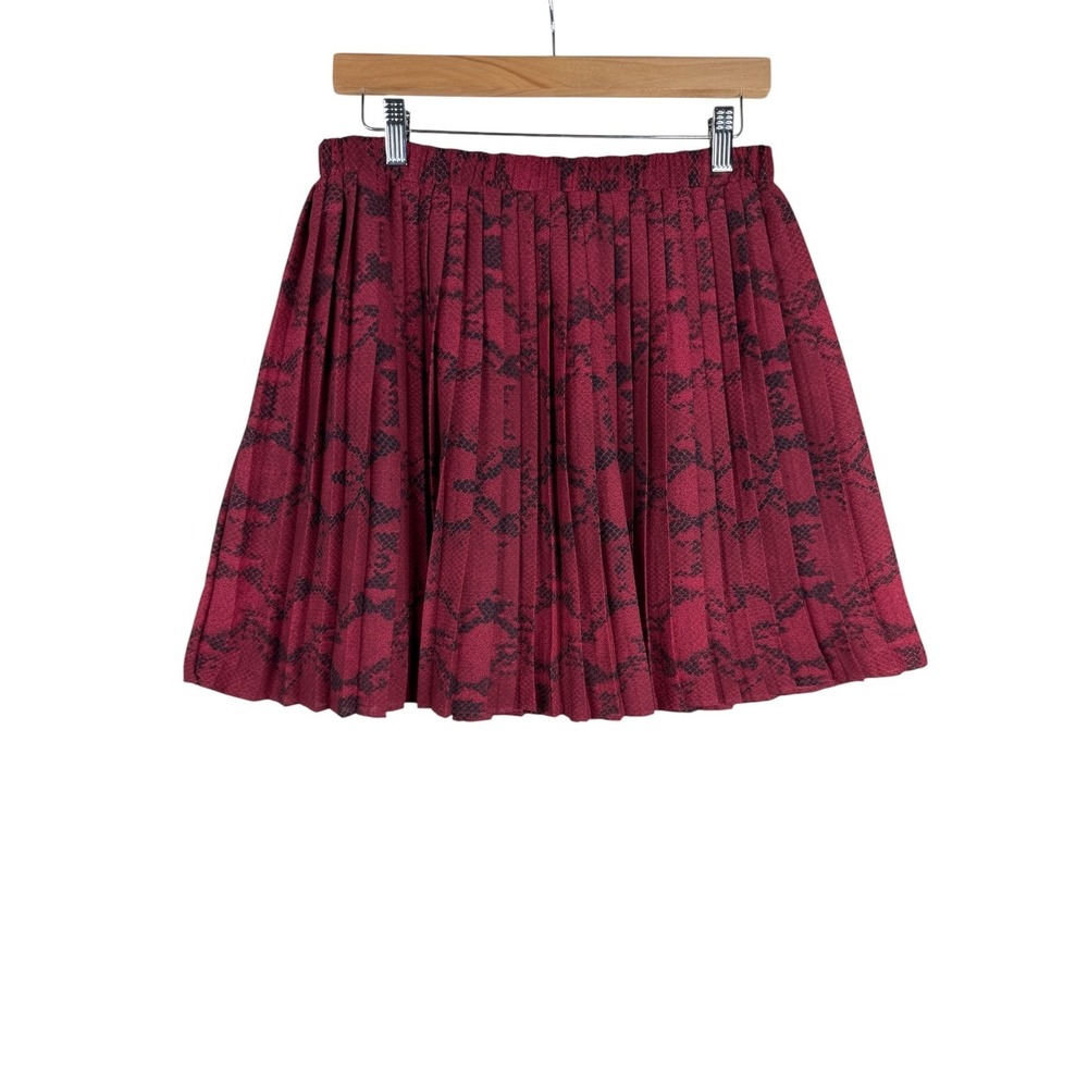 Banana Republic Snake Print Pleated Mini Skirt size Small Red/Black
